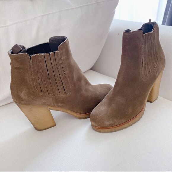 NEW Prada Leather ankle boots in camel/brown - Picture 5 of 14